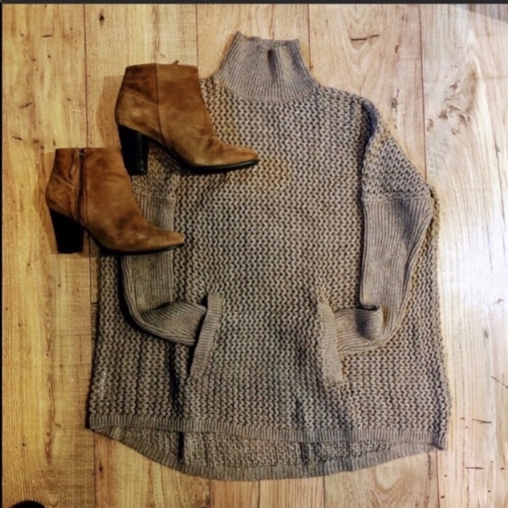 Loft petite oversized brown turtleneck sweater XXS